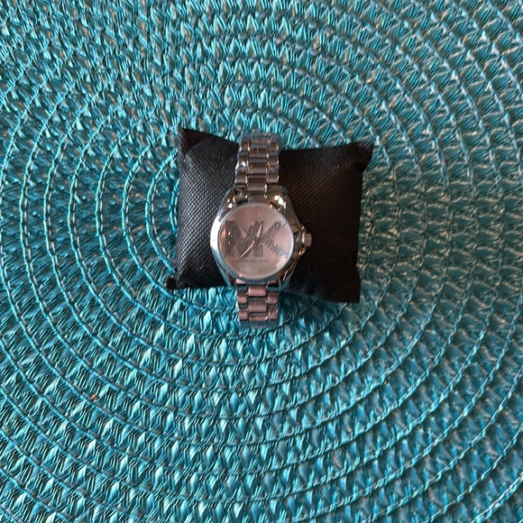 New Michael Kors Women’s Watch New Never Worn - Picture 4 of 5